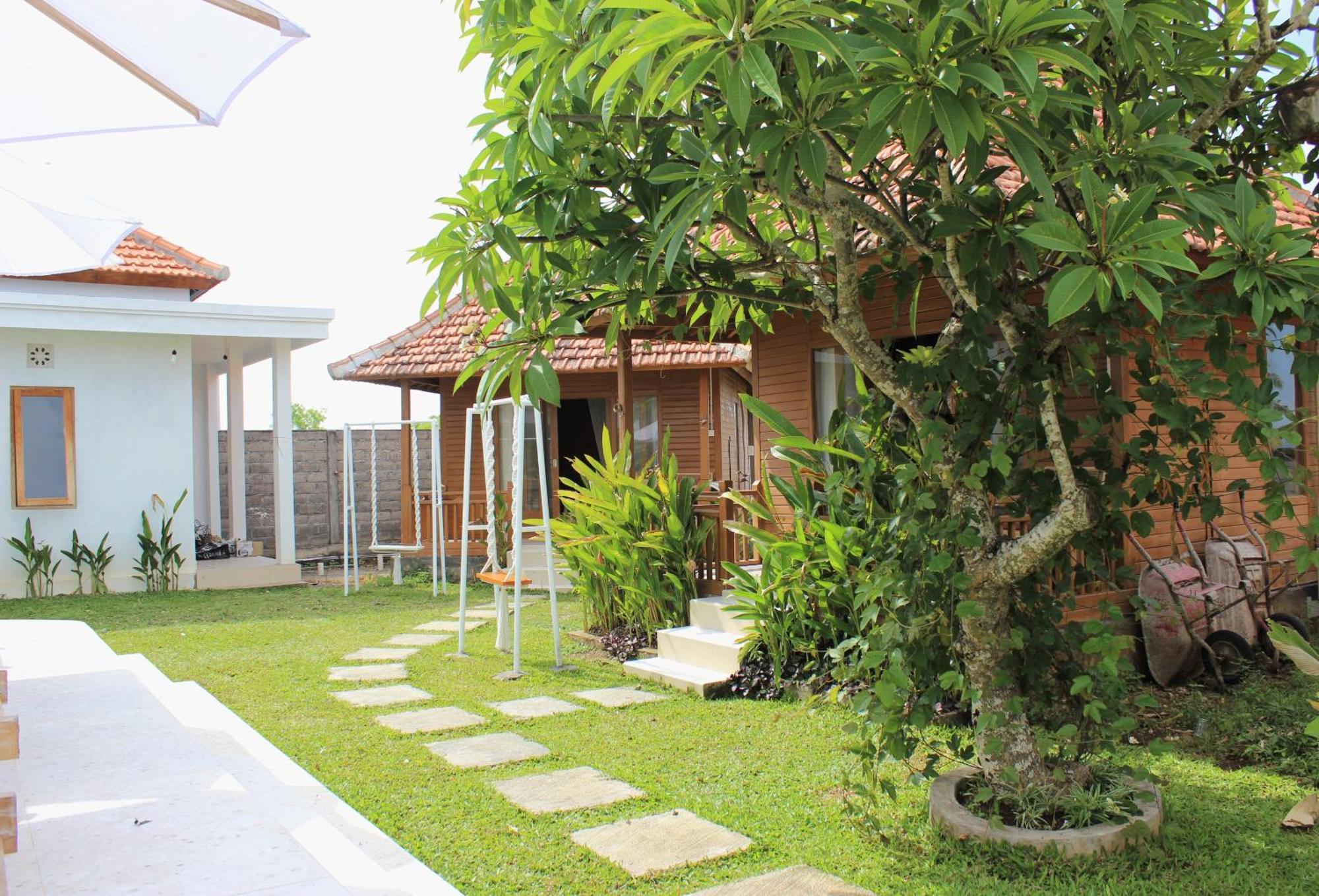 Green Village Jungle Resort Batununggul Exterior photo